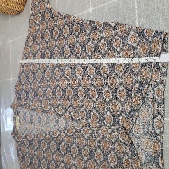 Painted threads Cardigan, Size M - Picture 10 of 11